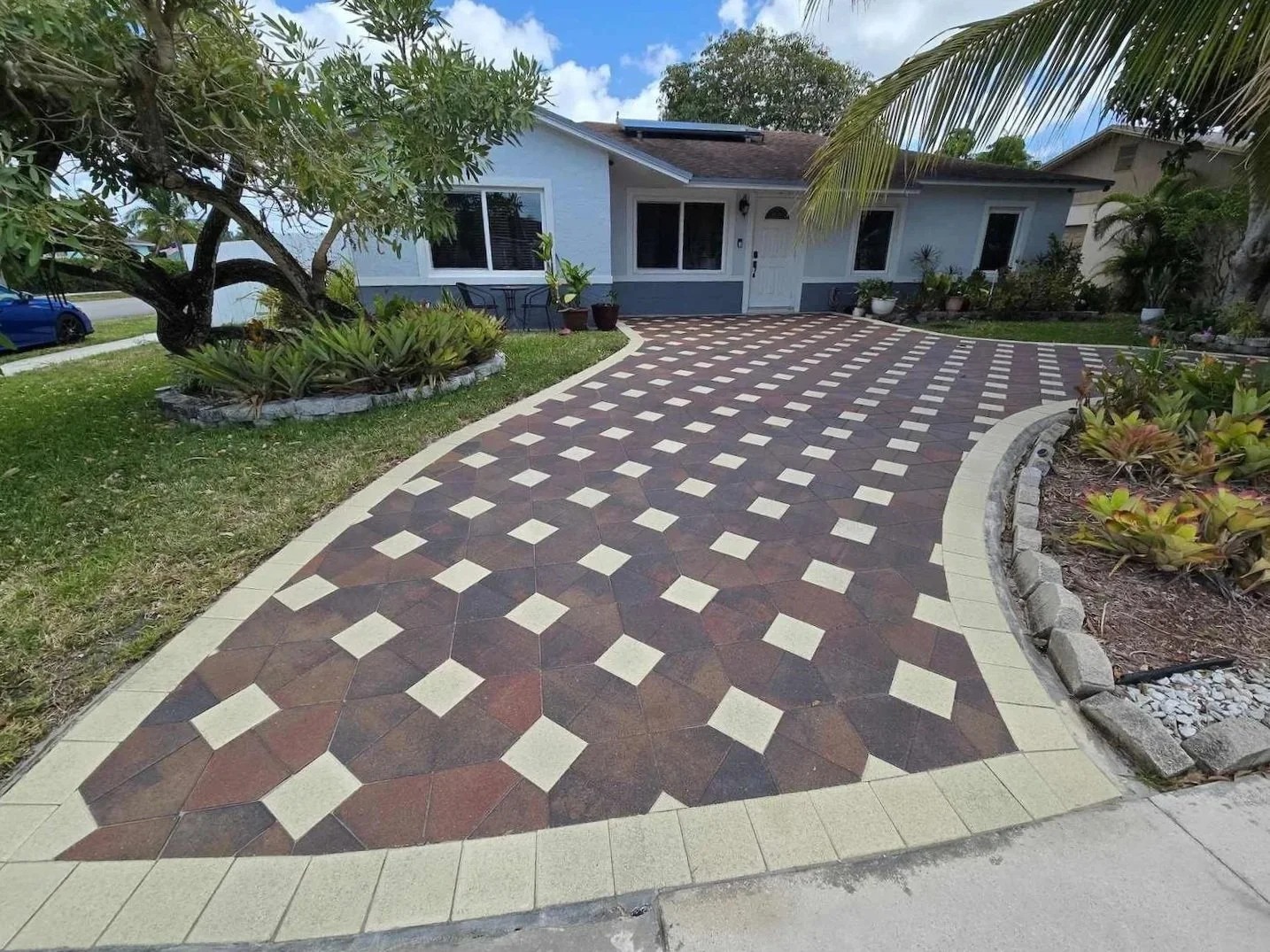 Experienced paver contractors specializing in outdoor living design in Palm Beach, FL