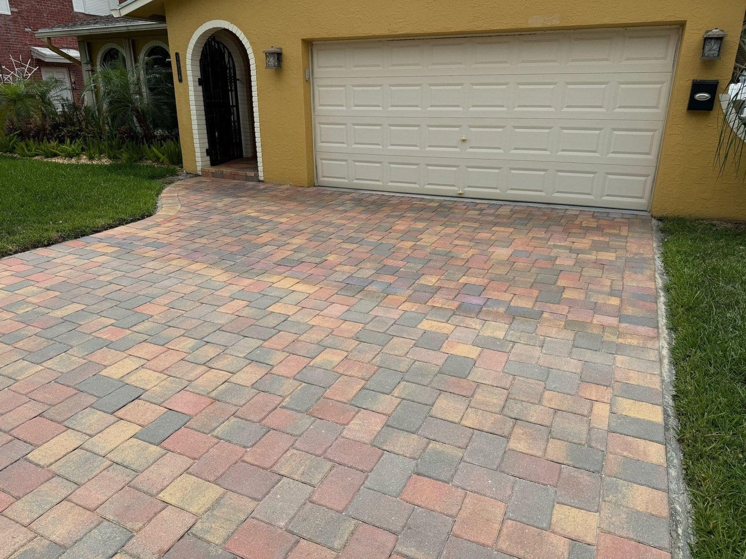 A Custom Paver Driveway in Jupiter, FL, That Complements Coastal Architecture