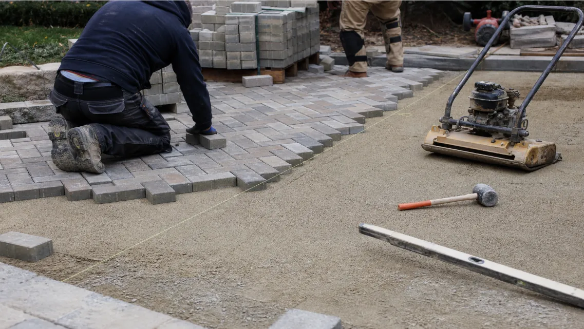How to Choose a Paver Contractor: A Complete Guide