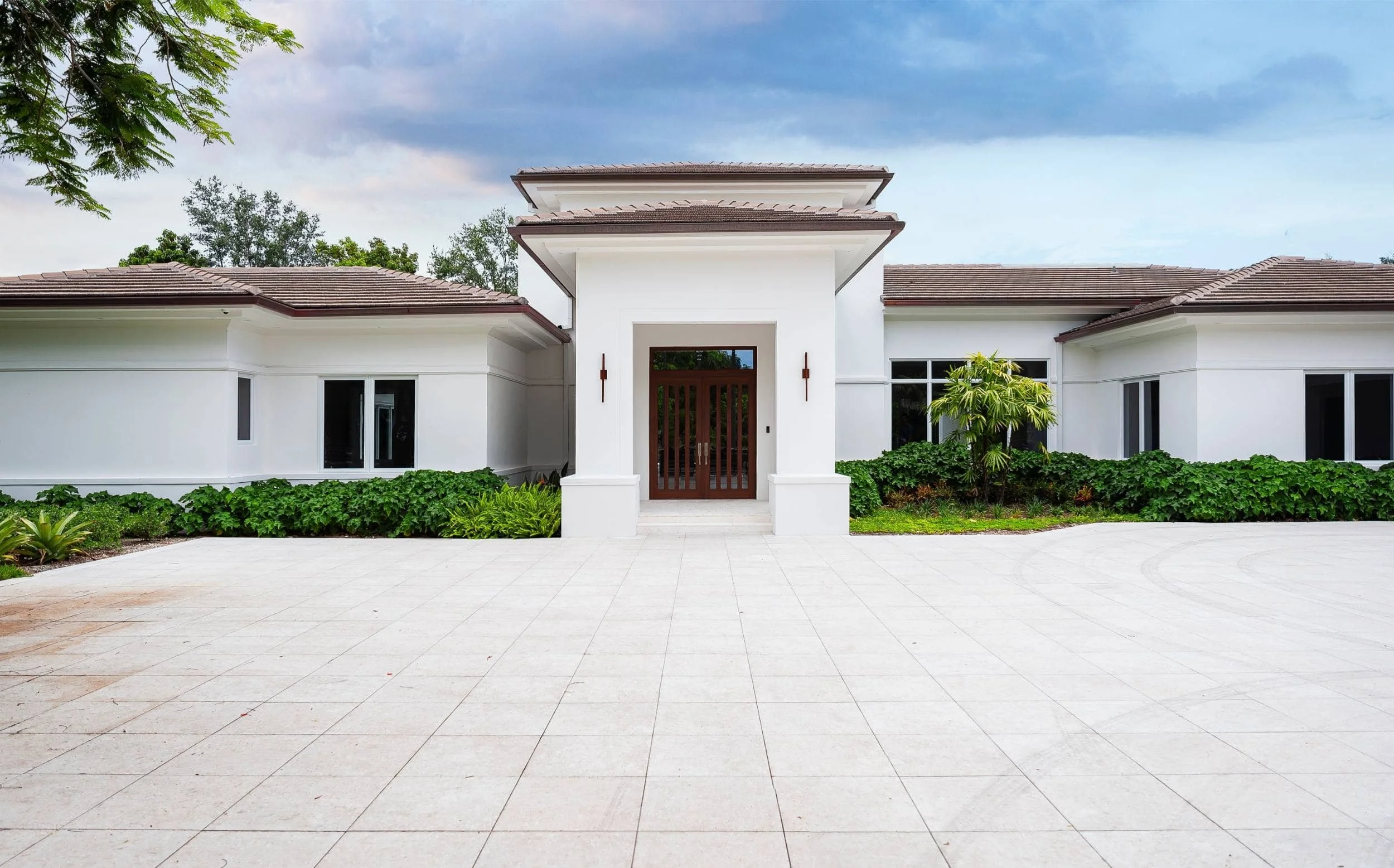 Professional paver installation for patios, driveways, and outdoor living in Palm Beach Gardens, FL