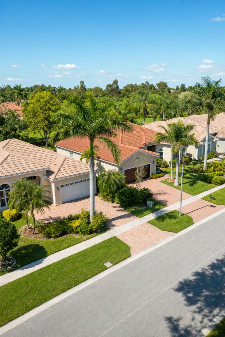 Homes with paver driveways in a Broward County neighborhood served by Perfect Pavers